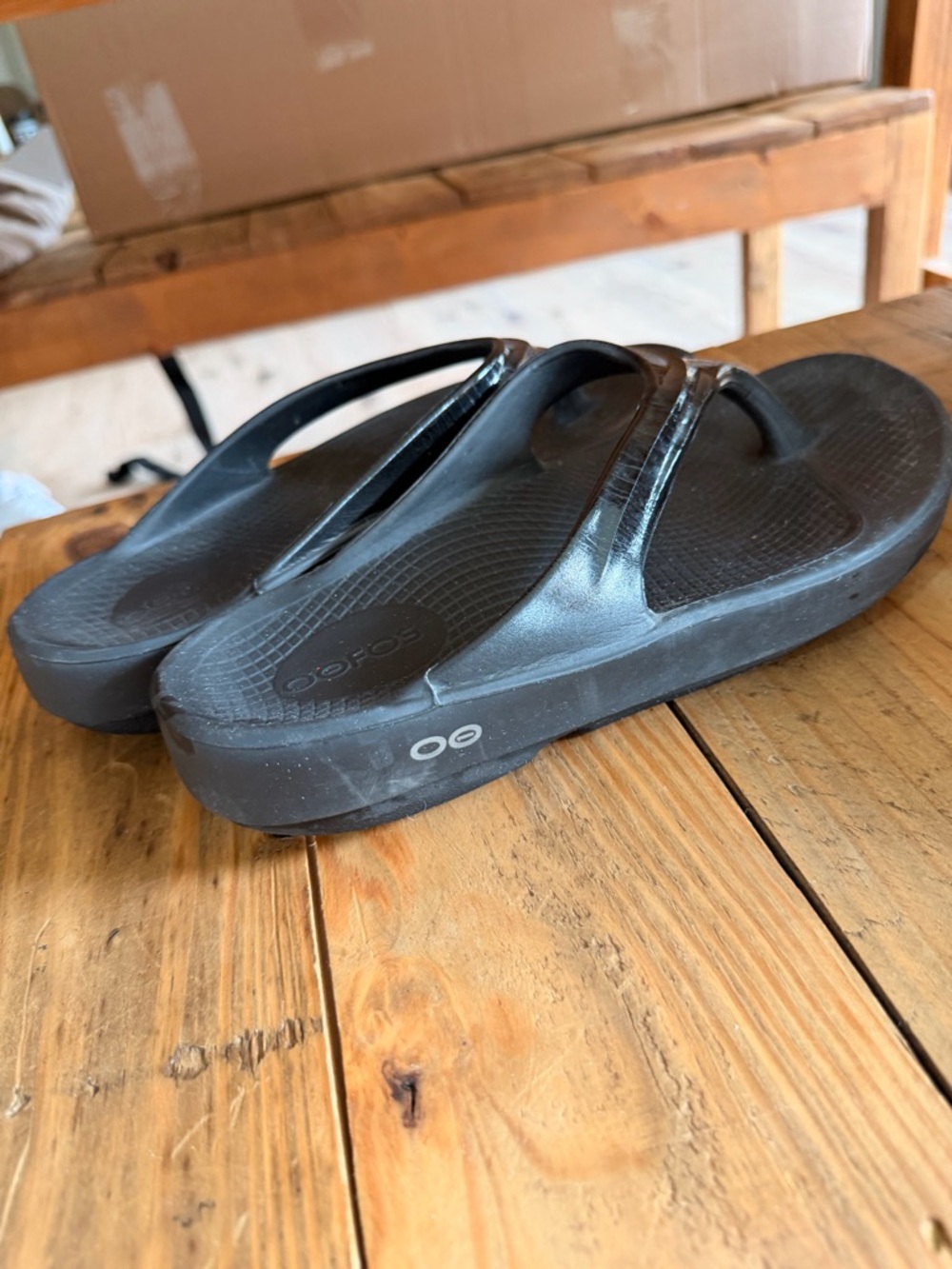 Oofos Oolala Black Recovery Flip Flops - Women’s Plush Foam Sandals Sz 9